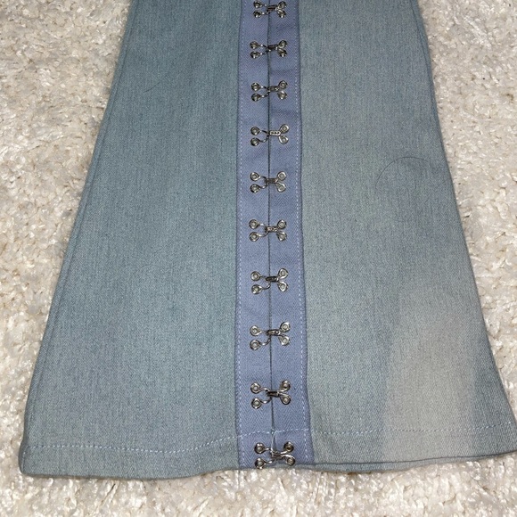 REHAB High Rise Grommet Accent Flare Jeans Sz Small - Picture 3 of 6